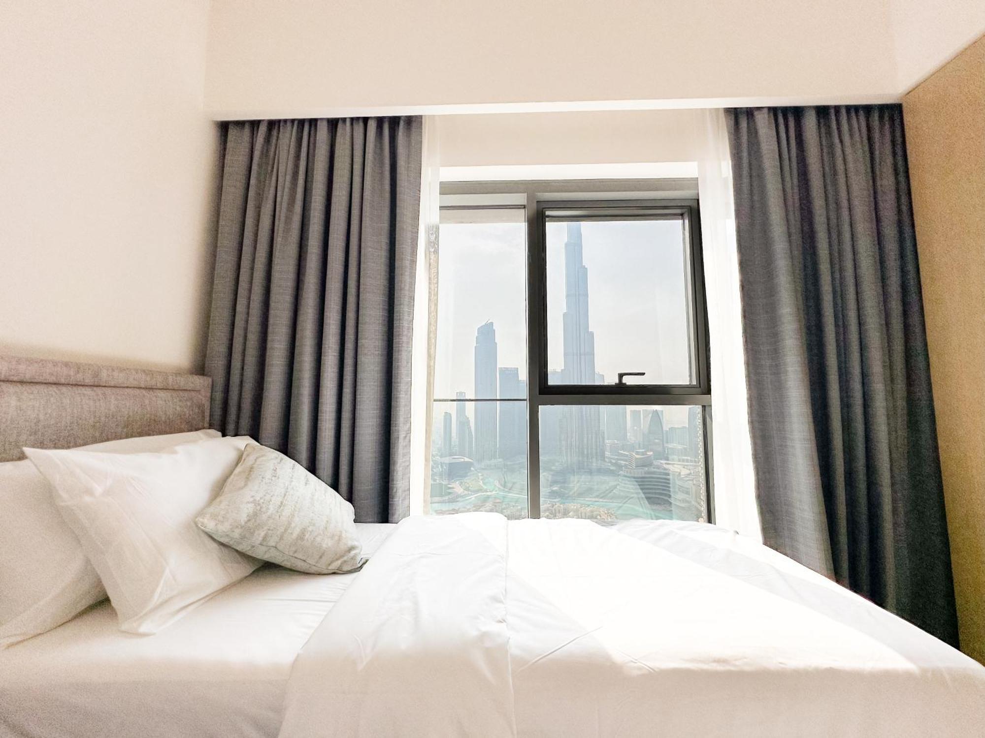 Breathtaking Burj View, Sky High Luxury 2br By 2nd *